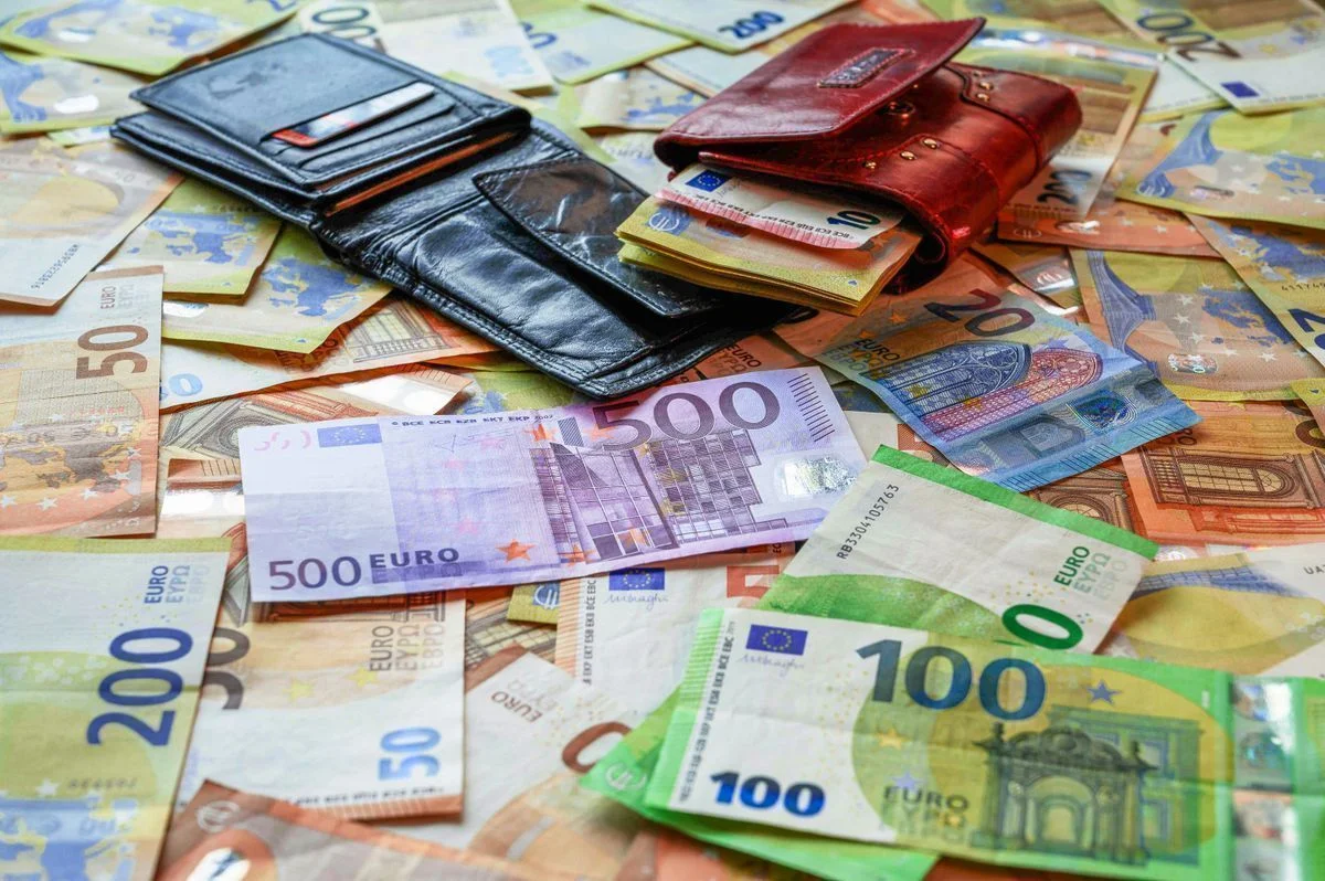Best Banks for Expats 2025: How to Choose and Avoid Hidden Fees