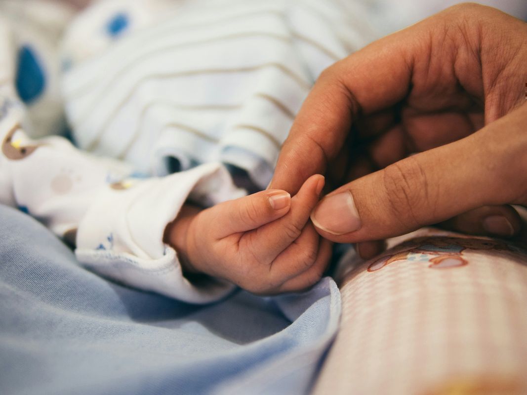 Having a baby abroad: 30 days to secure identity, residence, and health coverage