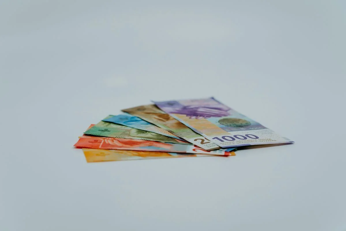 Région de Genève 2025 : salaires, fiscalité, logement, transports — la nouvelle réalité des frontaliers et expatriés